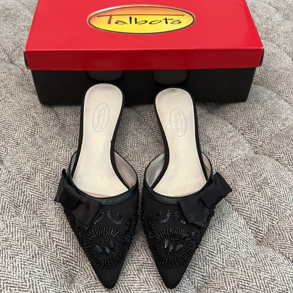 Talbots Parrish kitten heels size 7.5 M - Picture 2 of 5